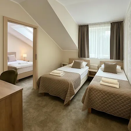 Bed & Breakfast Lesne Ustronie 2*