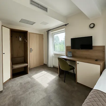Lesne Ustronie Bed & Breakfast 2*