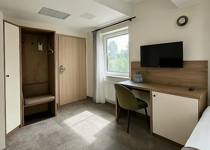 Lesne Ustronie Bed & Breakfast 2*